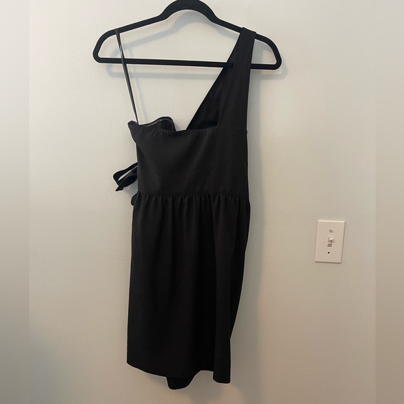 NWOT Club Monaco One Shoulder Wrap Jaspers Dress in Black - Size 4 - Picture 4 of 9